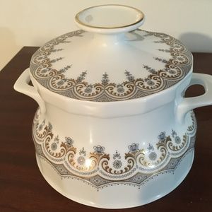 Bavarian Porcelain Tureen by Johann Seltmann